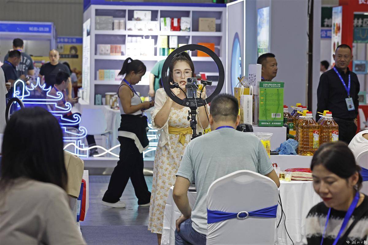 至尊炸金花下载